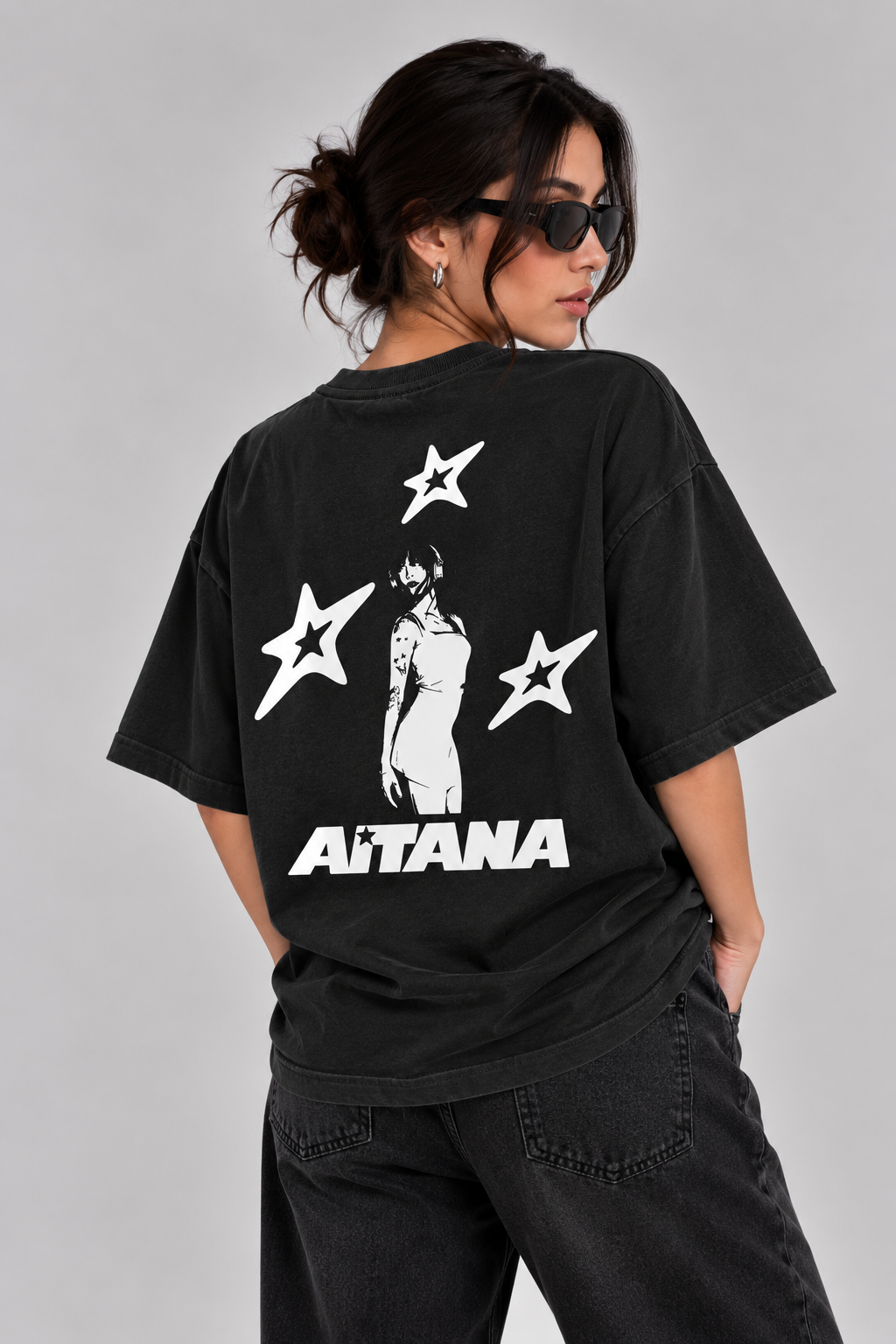Camiseta Aitana Negra - espalda, modelo