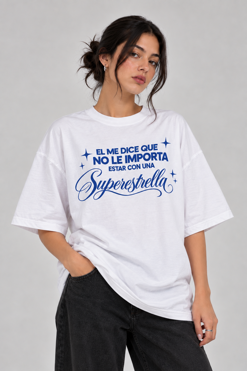 Camiseta Superestrella - frente, modelo