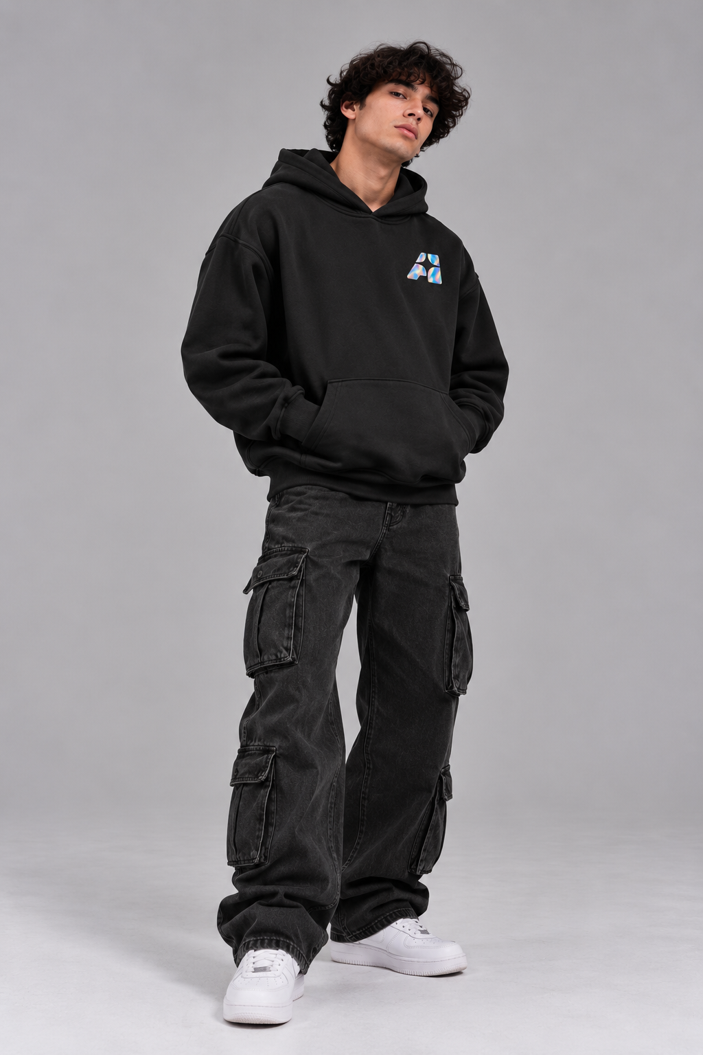 Hoodie Aitana Negro - frente, modelo